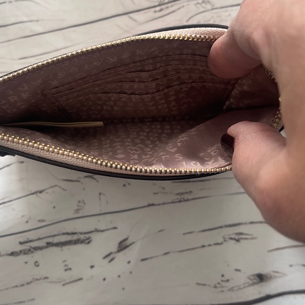 Kate Spade Wristlet Metallic Rose Gold Preowned LIKE NEW - Picture 5 of 11